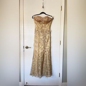 2010s Old Hollywood Glam Gold Intricate Prom Dress